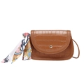 Borsa a tracolla marrone motivo coccodrillo con sciarpa di seta decorativa e fibbia d'oro - Marrone scuro