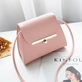 Borsa a tracolla in pelle rosa chiaro con chiusura a scatto dorata elegante - Rosa