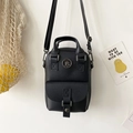 Borsa a tracolla chic in pelle nera con logo TB e tasca frontale con patta - Nero