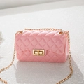 Sac gelée en silicone rose avec motif matelassé et chaîne dorée, vue de variante - Rose