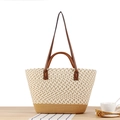 Borsa tote boho intrecciata a mano in kaki e bianco crema con manici in pelle - Cammello