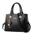 Elegante bolso de novia de cuero negro con herrajes dorados y colgante de perla - Negro