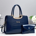Donkerblauwe handtas met krokodillenprint van lakleer en luxe gouden details - Donkerblauw