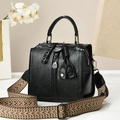 Borsa Boston vintage nera con tracolla larga in tessuto colorato e pelle martellata - Nero