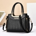 Elegante borsa a mano nera con motivo a V intrecciato e dettagli in metallo oro - Nero / Stile 1