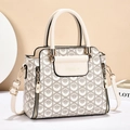 Sac à main blanc crème pour femme avec motifs vintage, design ailes et détails dorés - Blanc Cassé