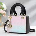 Borsa a secchiello floreale sfumata con ciondoli dorati e manici in pelle nera - 19*8*15CM / Nero
