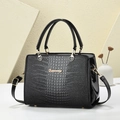 Borsa a mano nera con goffratura coccodrillo, logo in metallo dorato e tracolla regolabile - 24*12*17CM / Nero