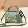Elegant sage green embroidered daisy handbag with golden clasp and vintage leaf charm - 24*12*15CM / Green