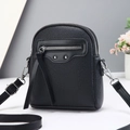 Petit sac bandoulière noir motif litchi avec sangle réglable et finitions en métal argenté - Vertical / Noir