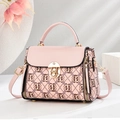 Borsa a mano rosa con stampa monogramma e chiusura a girello dorata da donna - Monogramma Rosa