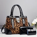 Set borse leopardate in tre pezzi con borsa a mano, portafoglio e astuccio con dettagli dorati - caffè