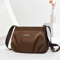 Borsa a tracolla marrone in nylon da donna con tracolla regolabile e logo in metallo - 26x10x19CM / Caffè (Piccolo)