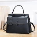 Borsa a mano classica in pelle nera con motivo litchi e ciondolo smiley carino - Nero