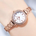 Elegante Damenarmbanduhr in Roségold mit Kristalllünette und weißem Zifferblatt - Roségold Gehäuse Weißes Zifferblatt