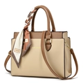 Grande borsa beige da donna con finiture marroni e dettaglio foulard in seta - Cachi