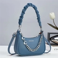 Fog blue leather handbag with pleated handle and silver metal chain accessory - L23 W6 H15 / Blue