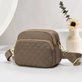Borsa a tracolla kaki in nylon trapuntato con tre scomparti con zip e tracolla - Stile Trapuntato / Cachi