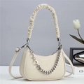 Chic beige crescent handbag with pleated cloud handle and silver moon chain accessory - L23 W6 H15 / Off-white