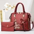 Rote Lederhandtasche Set mit Blumenstickerei und Schmetterlingsanhänger für Muttertag - Weinrot