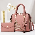 Altrosa 2-teiliges Handtaschen-Set mit Blumenstickerei und Schmetterlings-Anhänger - Rosa