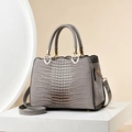 Sac à main gris foncé effet crocodile avec détails cœur dorés et bords ondulés - Motif Crocodile Gris (Style 1/Gris)