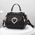 Borsa a tracolla nera testurizzata con fibbia a cuore e corona dorata su base - Nero