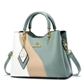 Sac à main chic tricolore blanc, beige et vert avec un pendentif papillon élégant - Vert Color-Block