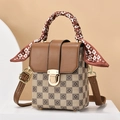 Mini borsa a tracolla a scacchi con motivi floreali e foulard in seta sul manico - Cachi Scuro