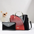 Sac à main chic bicolore rouge et noir motif crocodile avec pochette et anses métal - Noir et Rouge