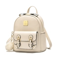 Mochila chic de cuero sintético blanco crema con lazo y colgante de peluche - Tamaño Pequeño (SC8515) / Blanco Roto
