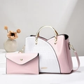 Sac à main rose et blanc à motif crocodile avec poignées en métal doré et bandoulière - Rose avec Blanc