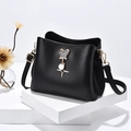 Bolso saco chic de cuero PU negro con colgante de estrella dorada en soportes - Negro