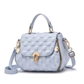 Borsa a secchiello in pelle celeste trapuntata con manico e finiture in metallo oro - Azzurro