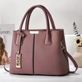 Sac à main rose poudré avec grain de litchi, coutures verticales et détails dorés - Violet (Avec Crochet en Fil)