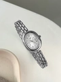 Orologio ovale da donna con quadrante argento, numeri romani e cinturino a catena - Cassa Argentata Quadrante Bianco
