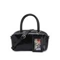 Klassische schwarze glänzende Boston-Handtasche mit Doppelgriffen und verstellbarem Riemen - Schwarz
