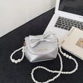 Mini zilveren schoudertas voor meisjes met strik en witte parelketting - Zilver