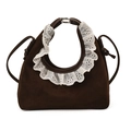 Mini retro crossbodytas van donkerbruin suède met witte kanten ruches details - Grote Koffie