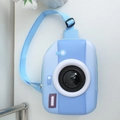 Dettaglio della borsa a tracolla blu per bambini a forma di fotocamera con guscio rigido - Blu
