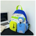 Mochila infantil de bloques de color con bordado de conejo y llavero de oso - Azul