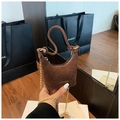 Mini sac à main marron en daim mat pour filles avec chaîne dorée élégante - Café Clair