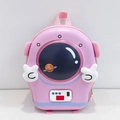 Detalle de mochila de astronauta rosa con carcasa rígida y ventana transparente - Rosa
