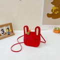 Joli sac à bandoulière en forme de lapin rouge pour enfants avec petite fleur verte - Carré / Rouge