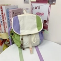 Zaino universitario in nylon bianco, verde e viola con contrasto di colori e ciondolo - Con Ciondolo / Bianco Sporco