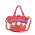 Mini borsa all'uncinetto rosa con motivi a tulipano viola e chiusura con perla - rosa acceso