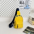 Marsupio minimalista giallo brillante per bambini con tracolla blu navy regolabile - Piccolo / Giallo