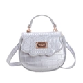 Minibolso plateado para niña con grabado de cocodrilo y herrajes dorados de moda - Plateado