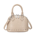 Bolso tipo concha beige con textura de cocodrilo, remaches y correa ajustable - Caqui