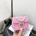 Mini borsa rosa da bambina con manico di perle e tracolla a catena dorata - rosa acceso